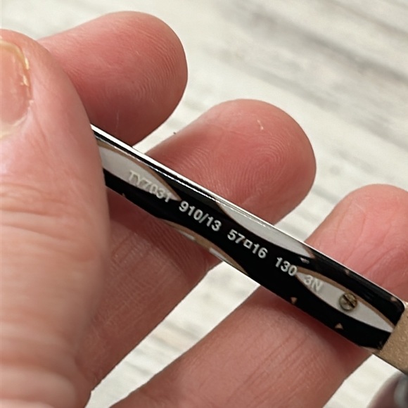 Tory Burch Sunglasses - Picture 4 of 6